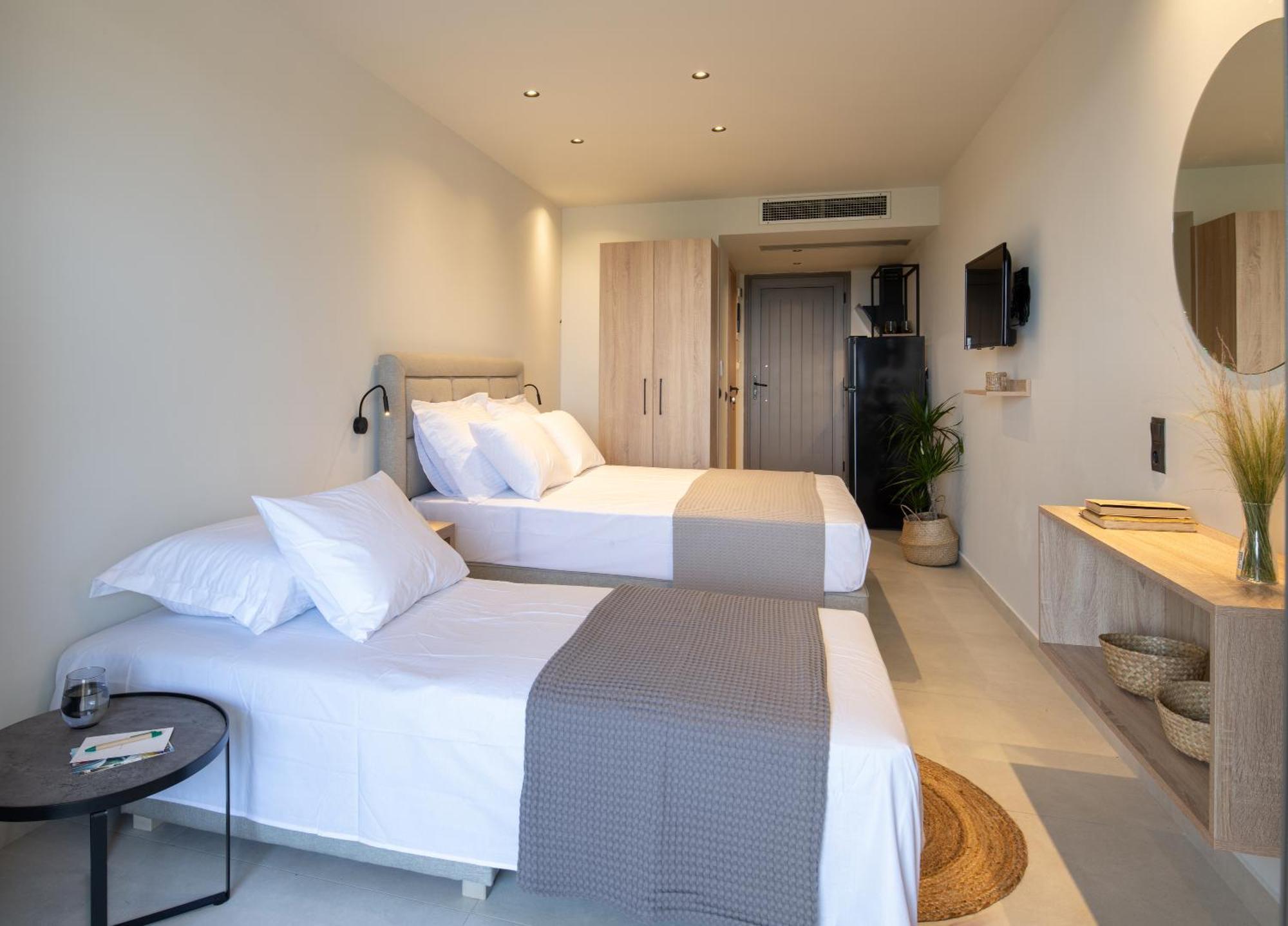 Melian Suites Nikiti  Habitación foto